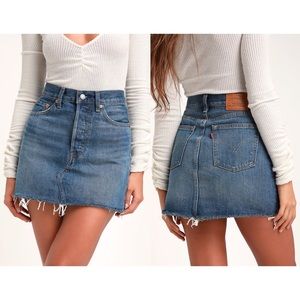 𝙻𝙰𝚂𝚃 𝟷! ✦ LEVI'S PREMIUM ▸ denim mini skirt